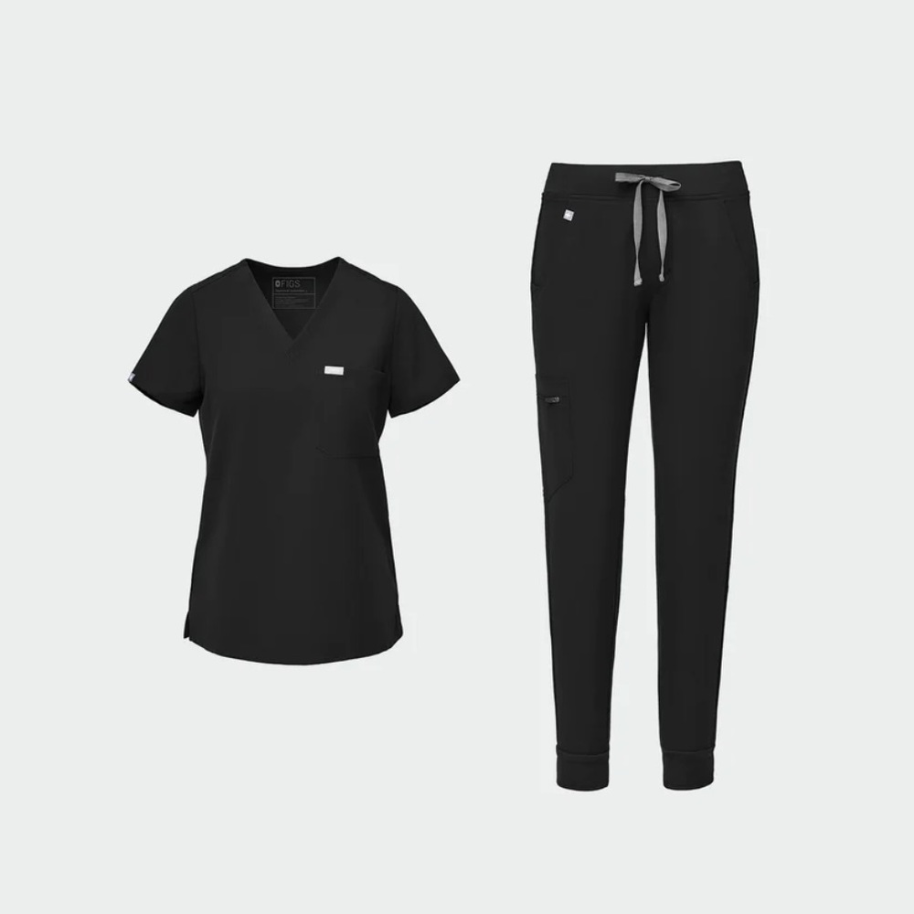GUC black figs size xxs set. Regular rise of joggers!